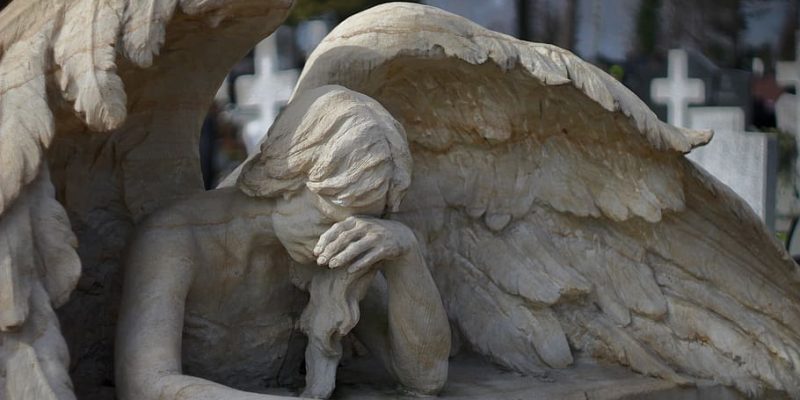 angel-sadness-death-cemetery